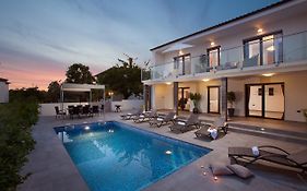 Villa Grey Soul